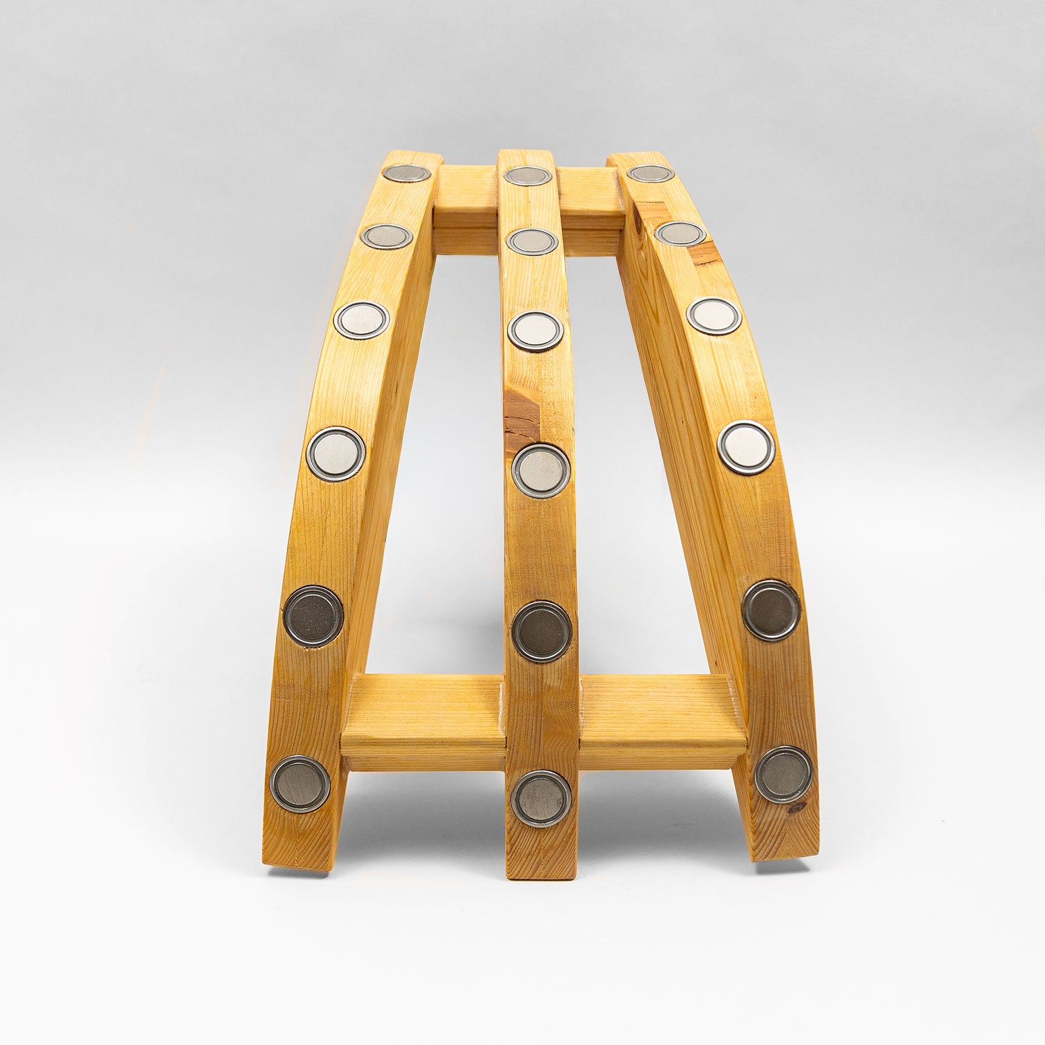 Magnetic arch for spine massage