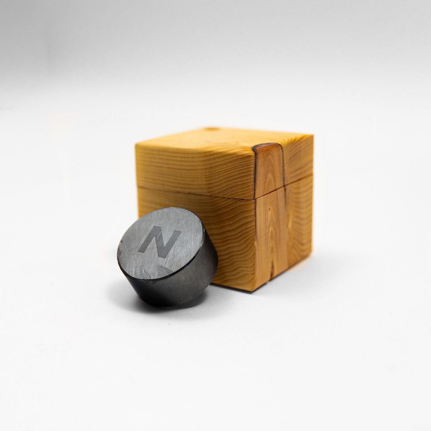 Magnetic water revitalizer